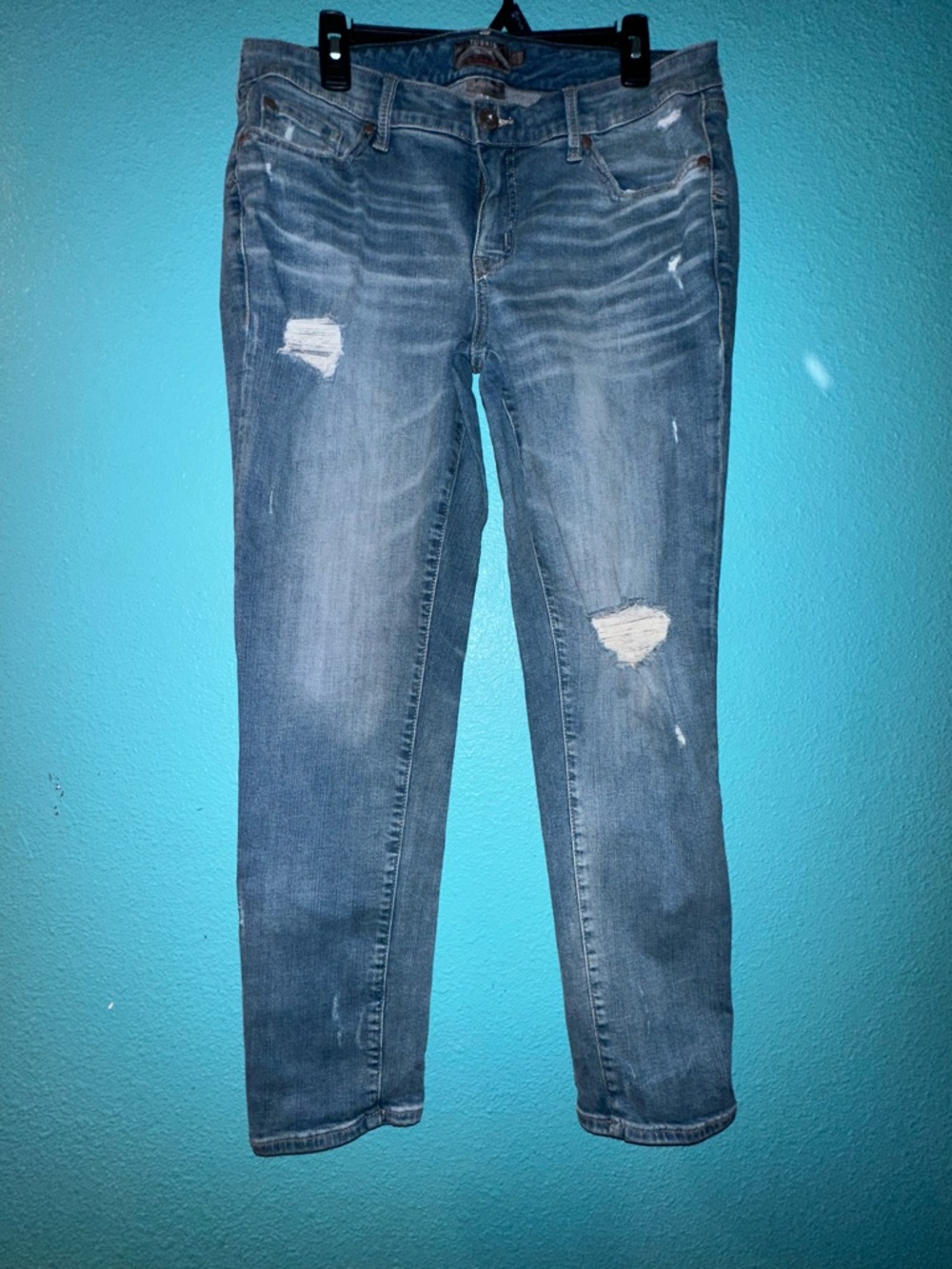 torrid boyfriend straight Skinny Jeans in Light Blue with Distressed Details 10R